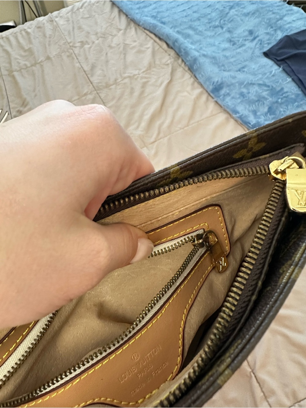 Louis Vuitton Monogram Canvas Crossbody with Tan Strap - Picture 10 of 14